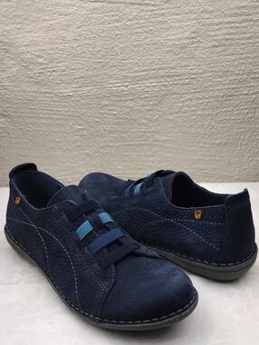 Jungla Footwear Blue Textured Leather Round Toe Strappy Elastic Slip On Sneaker